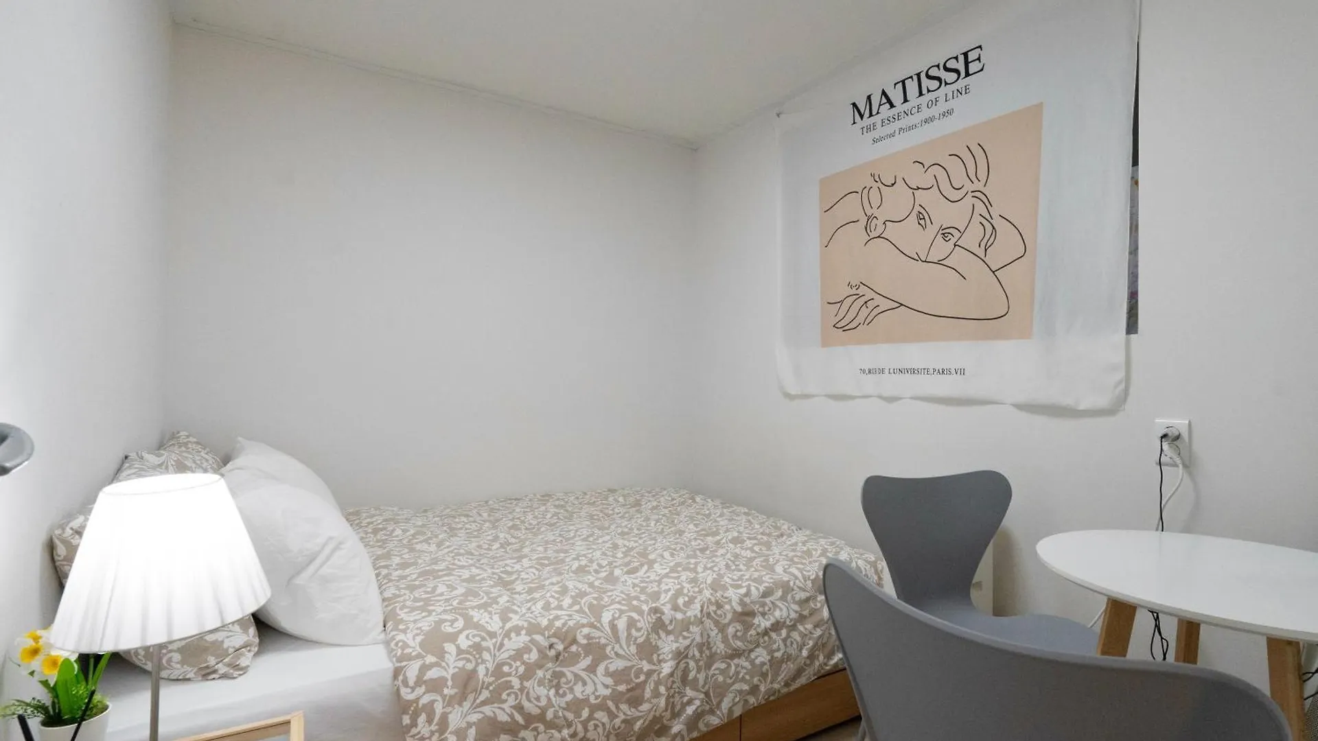 Gasthof Donggyostay Gray Seoul